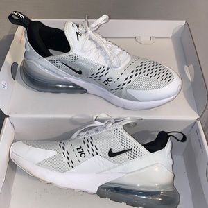 Nike Women’s Airmax 270 Casual Shoes